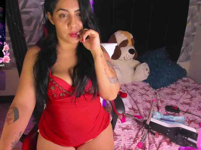 LIZVELVET webcam