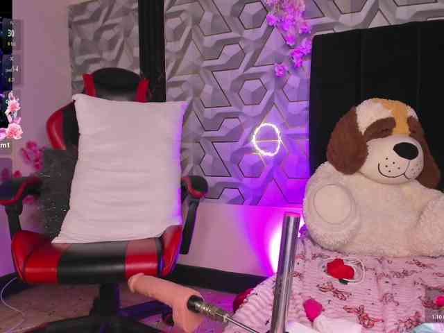 LIZVELVET webcam