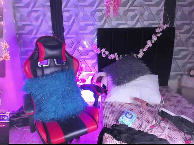 LIZVELVET webcam