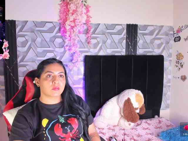 LIZVELVET webcam