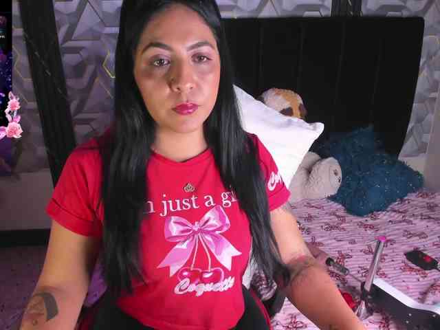 LIZVELVET webcam