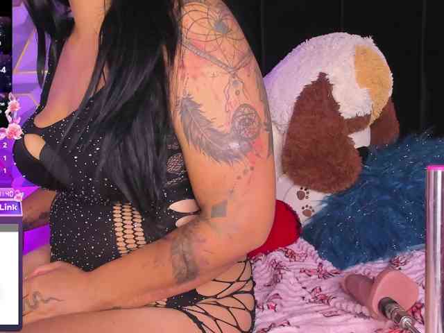 LIZVELVET webcam