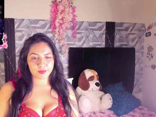 LIZVELVET webcam