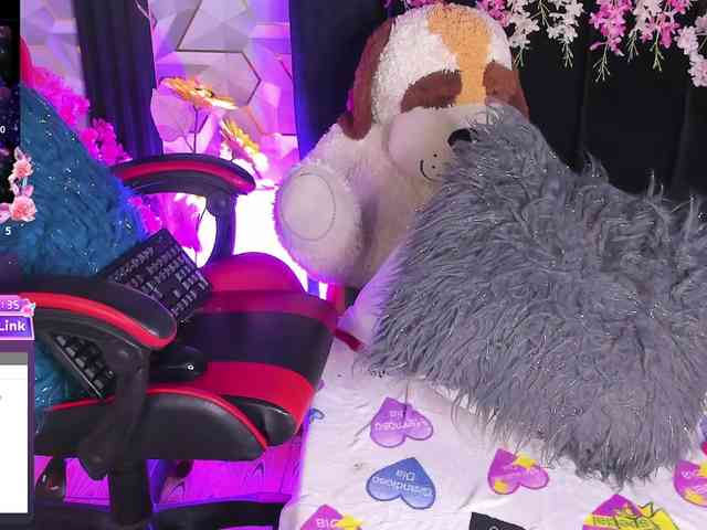 LIZVELVET webcam