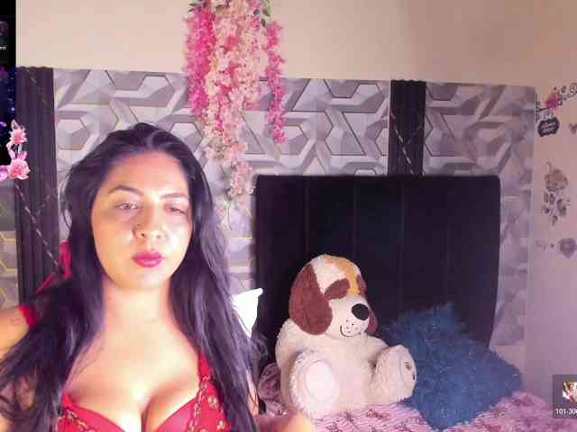 LIZVELVET webcam