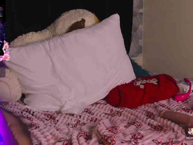LIZVELVET webcam