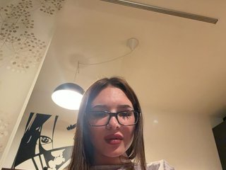 Alisa-cams811