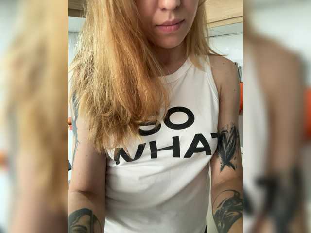 Evagogogo live cam on BongaCams