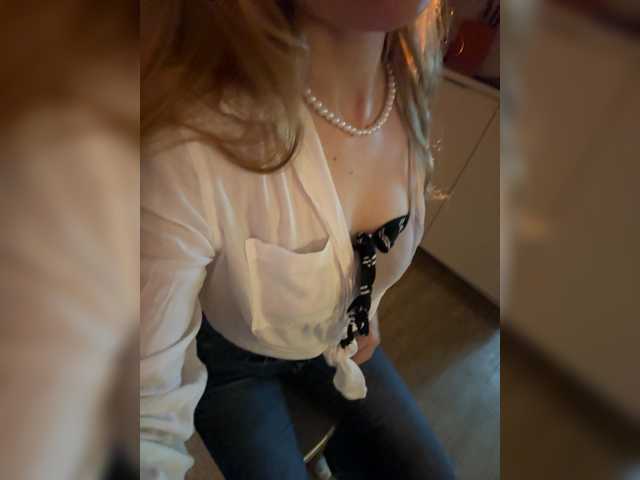 Evagogogo live cam on BongaCams