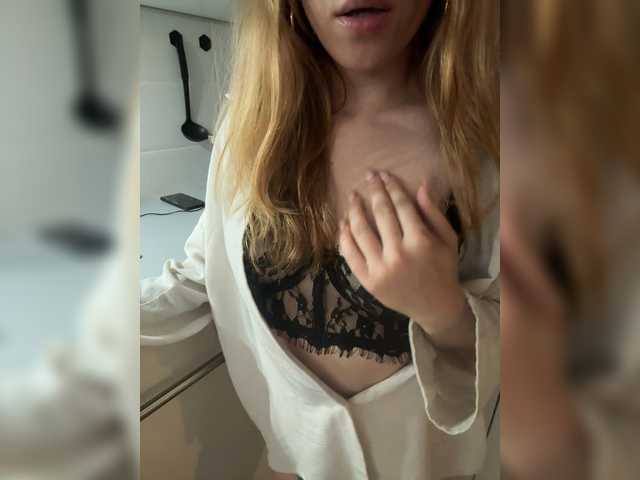 Evagogogo live cam on BongaCams