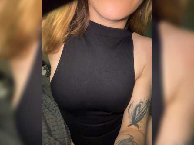 Evagogogo live cam on BongaCams