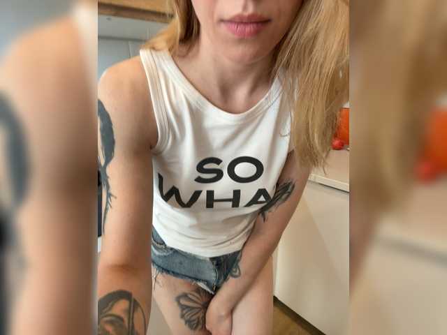 Evagogogo live cam on BongaCams