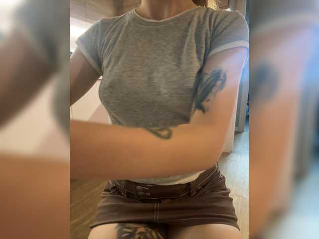 Evagogogo live cam on BongaCams
