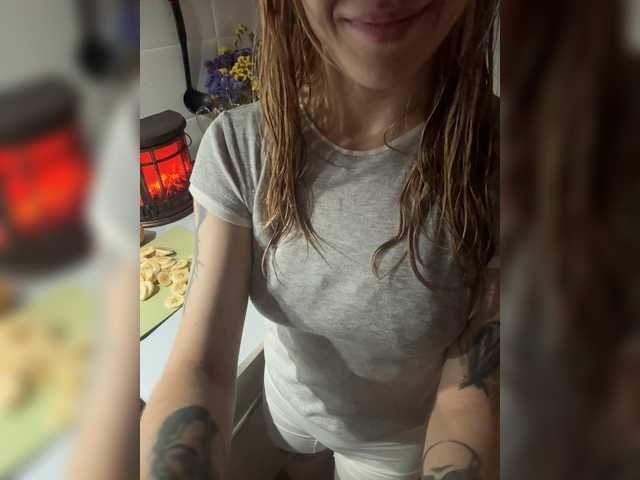Evagogogo live cam on BongaCams