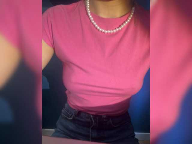 Evagogogo live cam on BongaCams