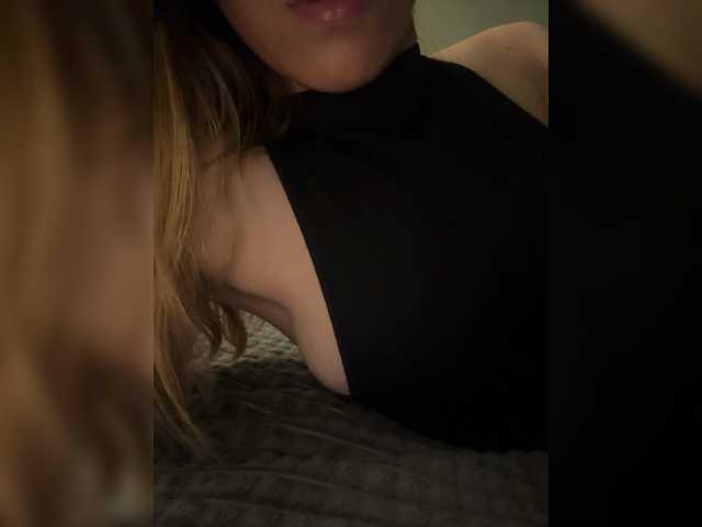 Evagogogo live cam on BongaCams