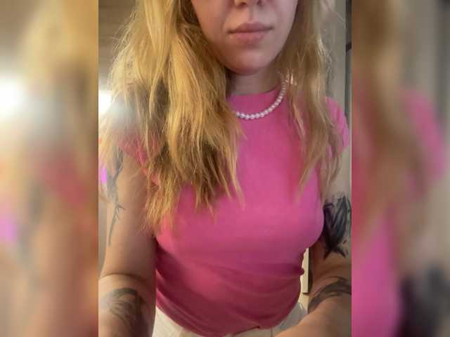 Evagogogo live cam on BongaCams