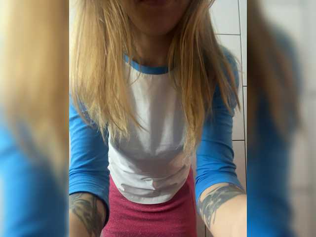 Evagogogo live cam on BongaCams