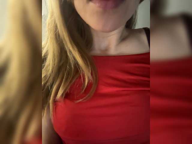 Evagogogo, live now on BongaCams