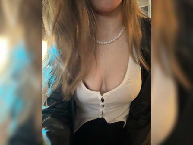 Evagogogo live cam on BongaCams