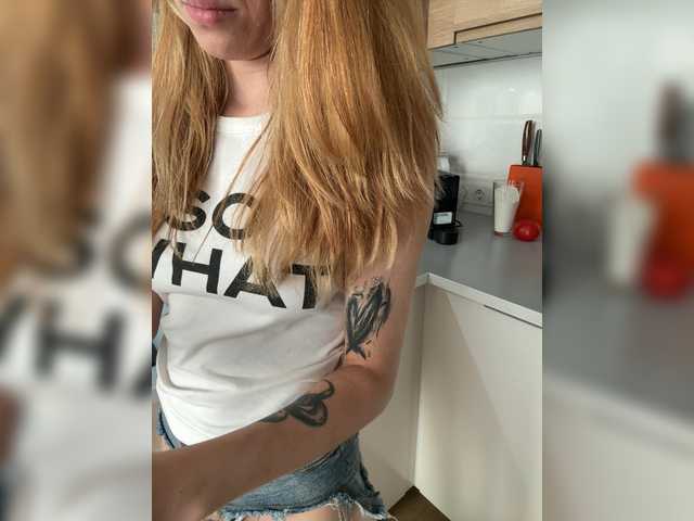 Evagogogo live cam on BongaCams