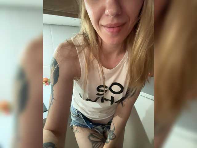 Evagogogo live cam on BongaCams