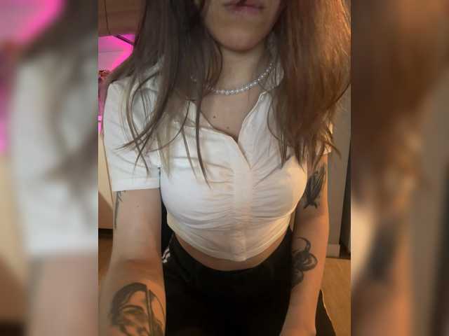 Evagogogo live cam on BongaCams