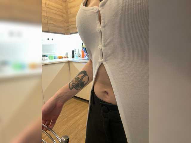 Evagogogo live cam on BongaCams