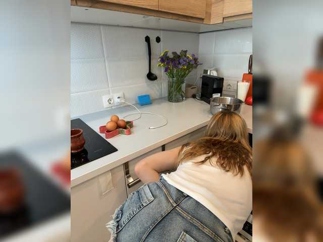 Evagogogo live cam on BongaCams