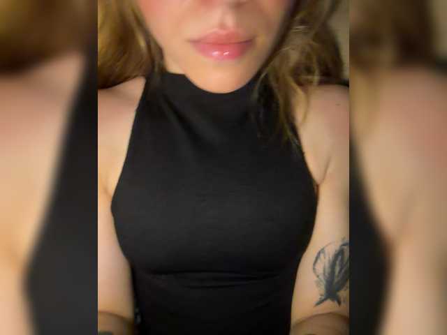 Evagogogo live cam on BongaCams