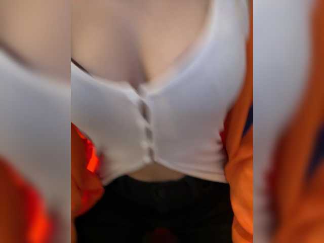 Evagogogo live cam on BongaCams