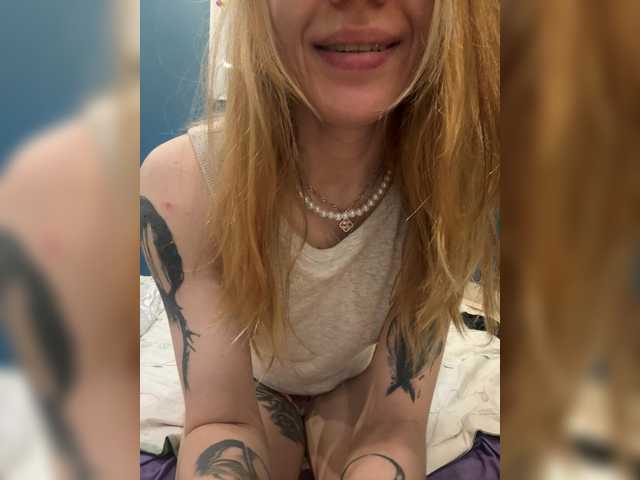 Evagogogo live cam on BongaCams