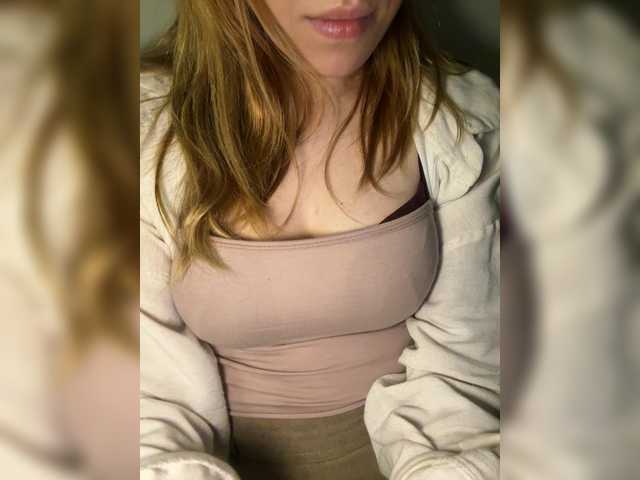 Evagogogo live cam on BongaCams