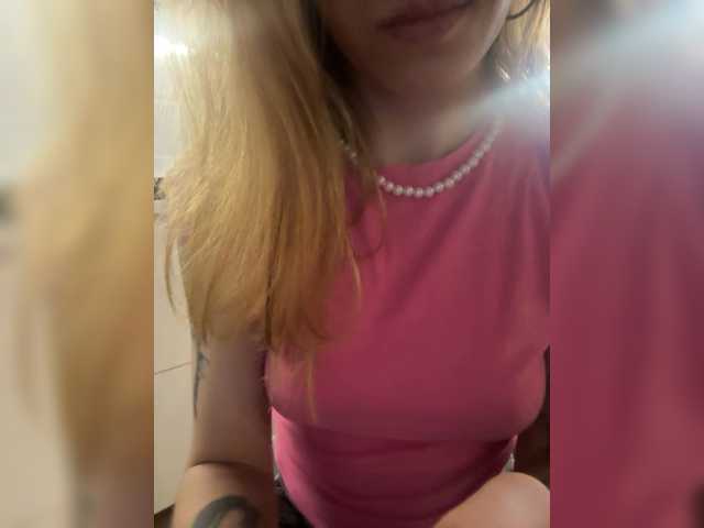 Evagogogo live cam on BongaCams