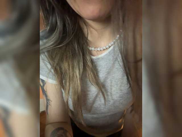Evagogogo live cam on BongaCams