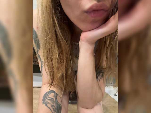 Evagogogo live cam on BongaCams