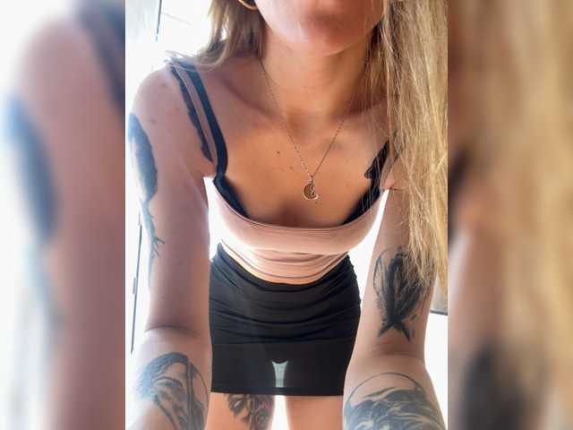 Evagogogo live cam on BongaCams