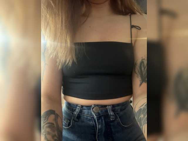 Evagogogo live cam on BongaCams