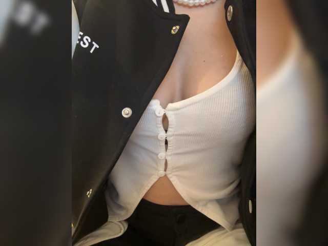 Evagogogo live cam on BongaCams