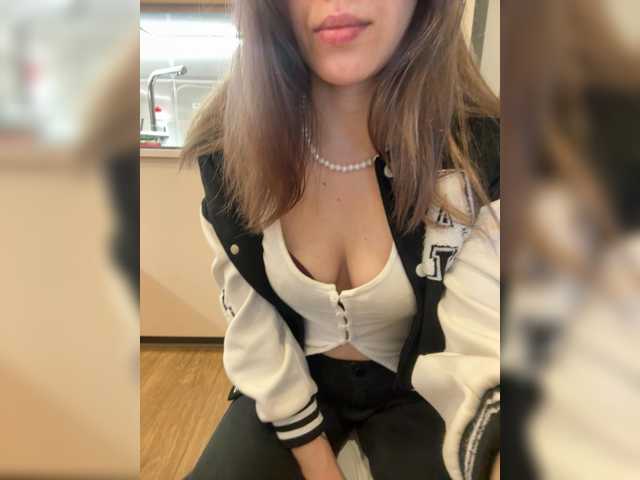 Evagogogo live cam on BongaCams