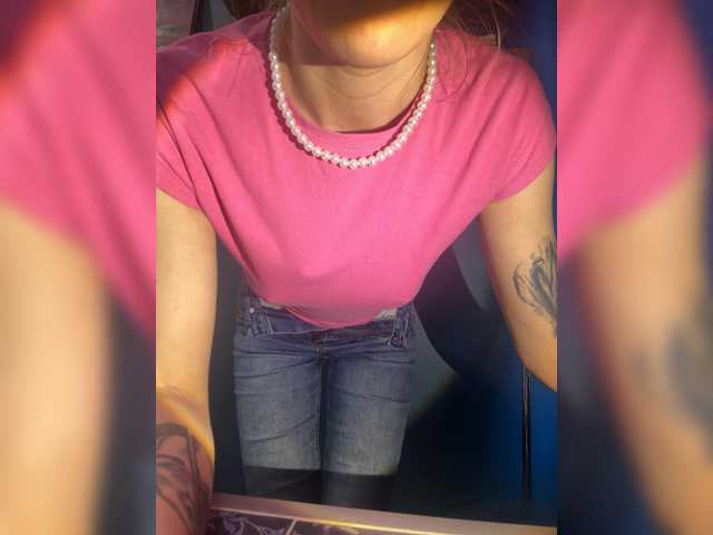 Evagogogo live cam on BongaCams