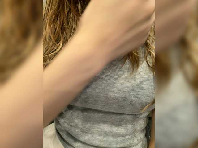 Evagogogo live cam on BongaCams