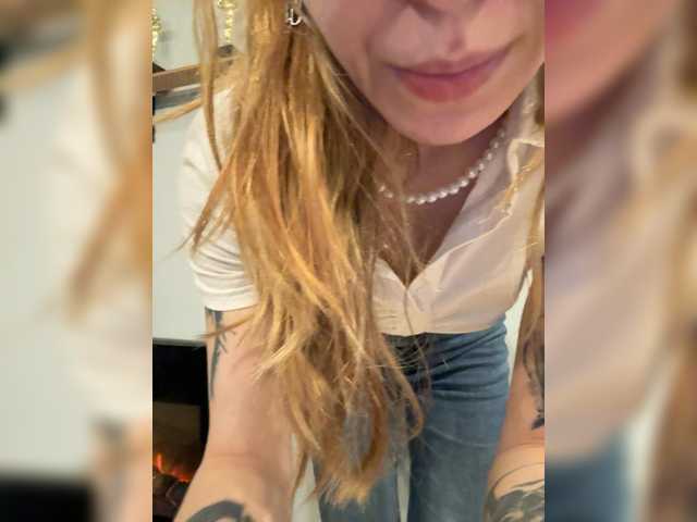 Evagogogo live cam on BongaCams
