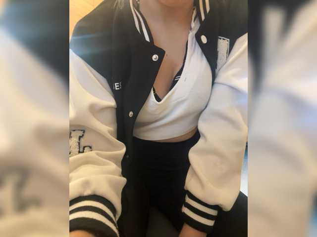 Evagogogo live cam on BongaCams