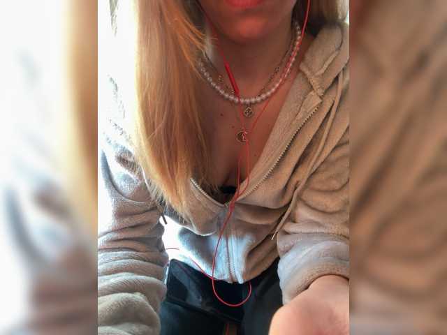 Evagogogo live cam on BongaCams