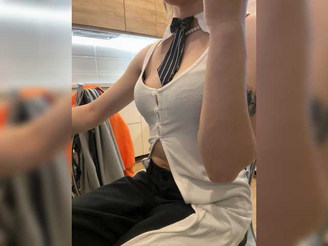 Evagogogo live cam on BongaCams