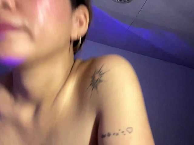 SundaySalmon live cam on BongaCams