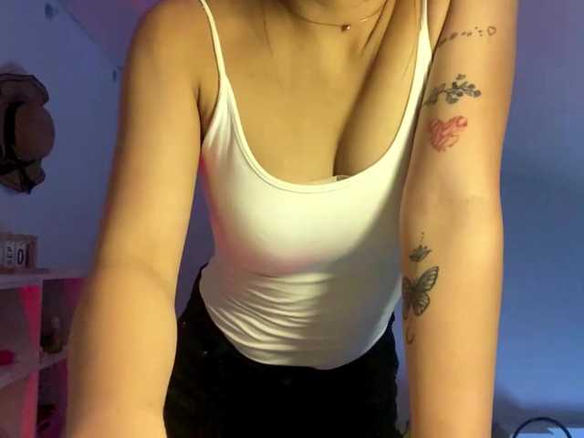 SundaySalmon live cam on BongaCams