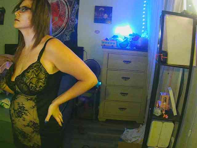 MamaBee88 webcam