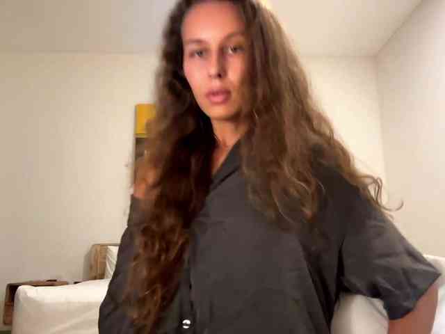 Model: PolinaMayner